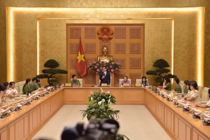 Phó Thủ tướng Vũ Đức Đam bày tỏ cảm xúc đặc biệt vì được gặp các “bông hồng thép