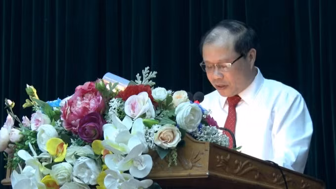 Tân Chủ tịch UBND thị xã Kỳ Anh Nguyễn Hoài Sơn phát biểu nhận nhiệm vụ.