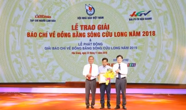 Lễ trao giải Báo chí về đồng bằng sông Cửu Long năm 2018. Ảnh: PV