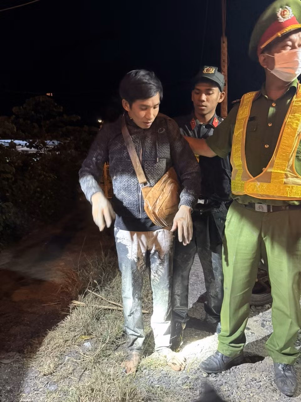 lai xe vi pham kich khung nong do con dieu khien phuong tien trom cap hinh 1