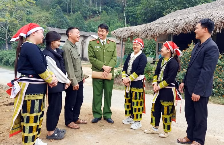 lao cai mot can bo cong an xa hy sinh khi lam nhiem vu thu hoi vu khi hinh 2
