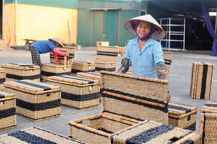 tp ha noi cong nhan danh hieu 14 lang nghe hinh 1