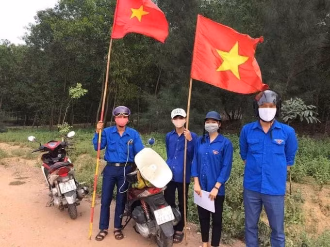 Thường xuyên dừng lại ở khu đông dân cư, những nơi đông người để cho mọi người dân đều có thể nghe rõ và tiếp nhận được nội dung các thông điệp.
