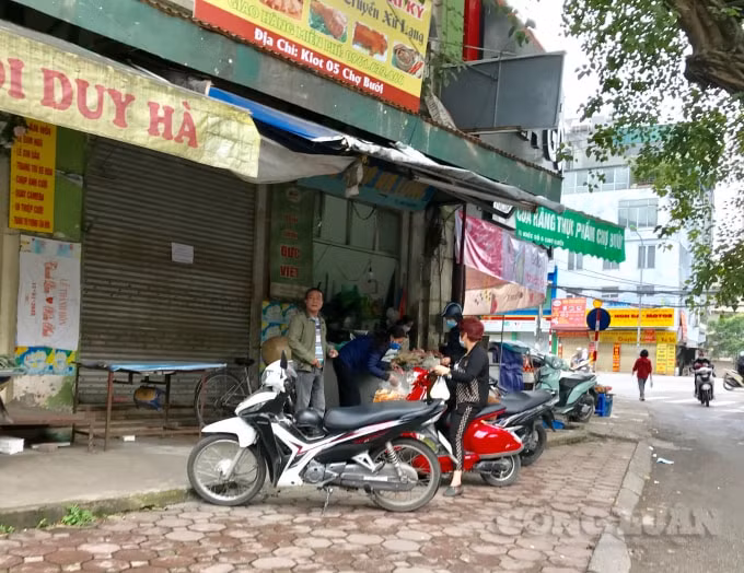 Cảnh báo mất an toàn vệ sinh thực phẩm, nguy cơ lây lan dịch bệnh Covid-19 tại các khu chợ dân sinh, chợ tạm, chợ cóc trên địa bàn quận Tây Hồ