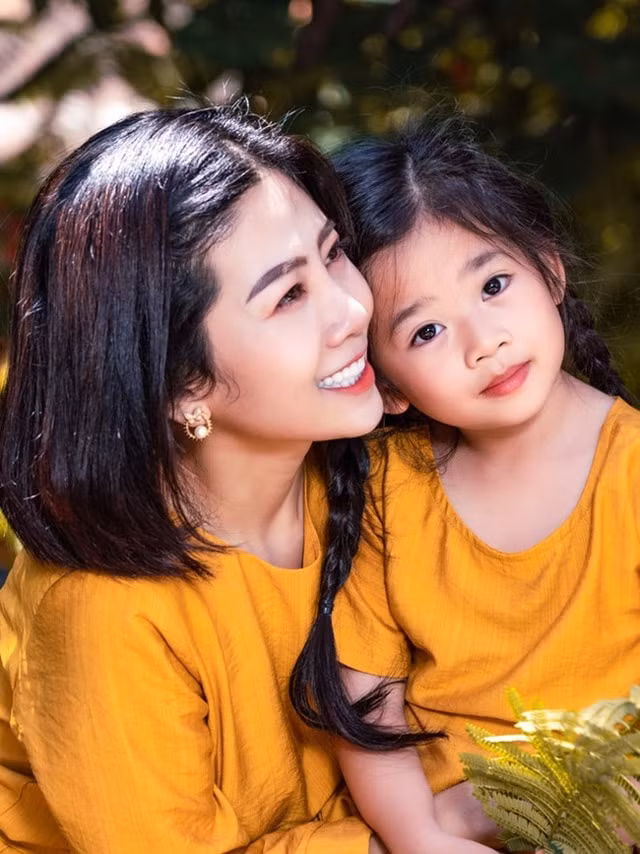 Mai Phương và con gái Lavie