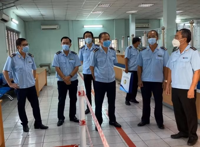 Cục Hải quan TP.HCM kiểm tra công tác phòng chống dịch tại Chi cục Hải quan Công nghệ cao
