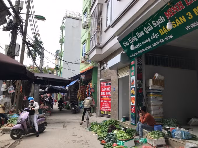 Một số cửa hàng buôn bán rau xanh, thực phẩm trên địa bàn quận Nam Từ Liêm