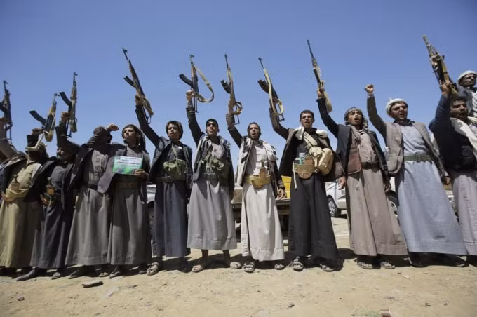 Lực lượng dân quân Houthi - Ảnh: Hani Mohamed/AP
