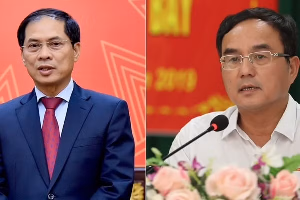 Thứ trưởng Bộ Ngoại giao Bùi Thanh Sơn (trái) và Chủ tịch Hội đồng thành viên Tập đoàn Điện lực Việt Nam Dương Quang Thành (phải). Ảnh: TL