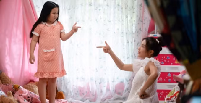 be bu tot ngan chi tai xuat trong me ac ma cha thien su hinh 1