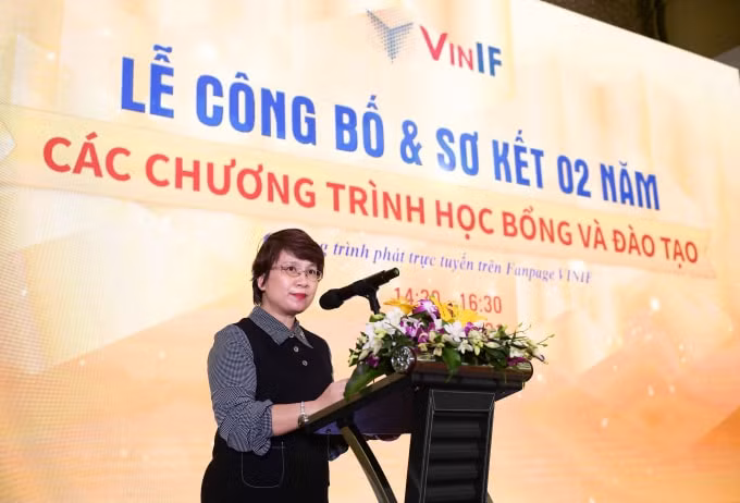 vingroup trao 40 ty hoc bong dao tao 300 thac si tien si trong nuoc hinh 3