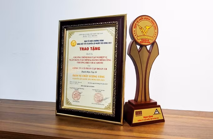 ub academy duoc vinh danh top 20 dich vu vang vi quyen loi nguoi tieu dung 2021 hinh 3