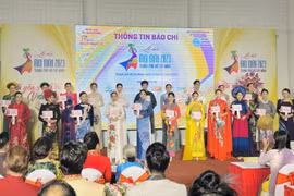 Du khách có thể tương tác trực tuyến với lễ hội Áo dài TPHCM 2023