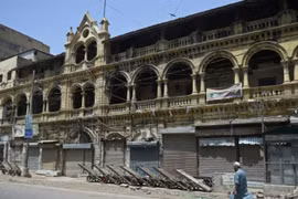 Các cửa hàng ở Pakistan đồng loạt đóng cửa để phản đối lạm phát