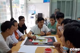 Chàng trai biến vảy cá thành hoa, mang việc làm và thu nhập cho người khuyết tật