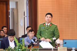 Giành lại vỉa hè cho người đi bộ: Có nơi làm, có nơi còn bỏ trống!