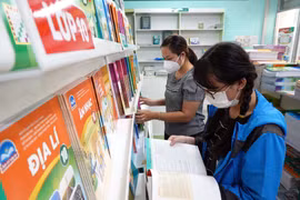 Bộ Giáo dục đề nghị UBND tỉnh Quảng Ngãi kiểm điểm trách nhiệm tập thể, cá nhân để xảy ra vi phạm