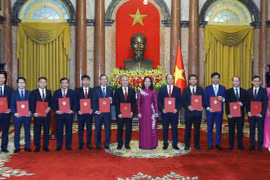 Quyền Chủ tịch nước trao các quyết định bổ nhiệm Đại sứ nước Cộng hòa xã hội chủ nghĩa Việt Nam