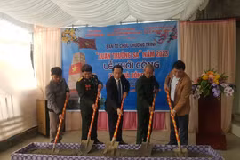Báo điện tử Đảng Cộng sản Việt Nam trao kinh phí hỗ trợ xây dựng nhà đồng đội tại tỉnh Thanh Hóa