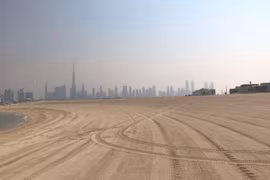 Bãi cát trống ở Dubai được bán với giá 34 triệu đô la
