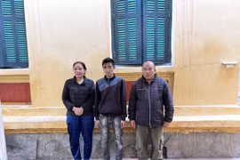 Tạm giữ 3 đối tượng có hành vi mua bán, làm giả vé thu phí đường bộ