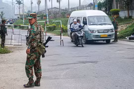 Giao tranh trên các mặt trận mới ở Myanmar, hàng nghìn người bỏ chạy sang Ấn Độ