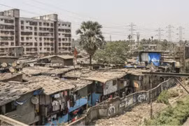 Cư dân khu ổ chuột Mumbai phản đối kế hoạch tái phát triển của tỷ phú Adani