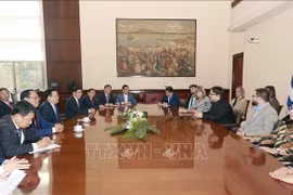 Chủ tịch Quốc hội Vương Đình Huệ tiếp quyền Thị trưởng thành phố Montevideo