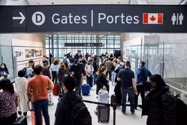 Thêm Úc và Canada yêu cầu xét nghiệm COVID đối với du khách Trung Quốc
