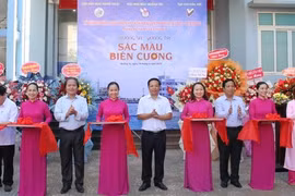 Khai mạc triển lãm ảnh “Trường Sa - Quảng Trị: Sắc màu biên cương”