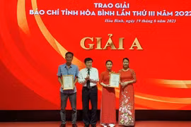 Hòa Bình khen thưởng 24 tác phẩm đoạt Giải Báo chí tỉnh lần thứ III