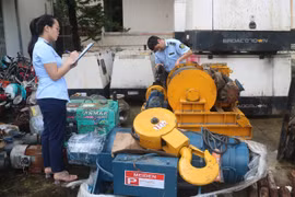 Quảng Bình: Phát hiện xe tải vận chuyển máy móc "second hand" nhập lậu
