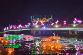 Nhiều hoạt động hấp dẫn tại Đêm Hoa đăng Ninh Kiều, Cần Thơ