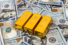 Đầu tư vàng hay USD, đâu là giải pháp có lợi cho người lao động?