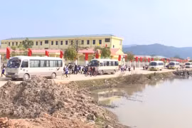 Thanh Hoá: Tước giấy phép 1 lái xe vi phạm an toàn khi chở học sinh