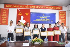 Hội Nhà báo tỉnh Bến Tre trao giải cho 24 tác phẩm đạt giải Báo chí về nông thôn mới