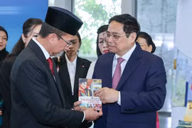 Thủ tướng đề nghị mở thêm các lớp học tiếng Việt ở Đại học Quốc gia Brunei