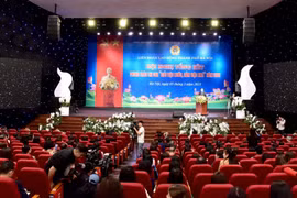 Tôn vinh, tri ân nữ cán bộ, đoàn viên Công đoàn Thủ đô xuất sắc