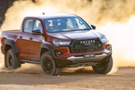 Toyota Hilux phiên bản mạnh nhất ra mắt, cạnh tranh Ford Ranger Raptor