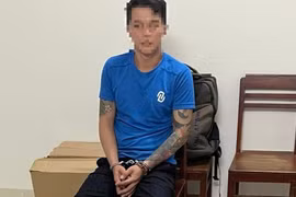 Bắt giữ khẩn cấp gã thanh niên tàng trữ 9 khẩu súng và ma túy