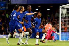 Sterling tỏa sáng, Chelsea thắng trận đầu tiên ở Ngoại hạng Anh 2023/24