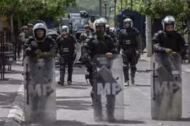 NATO gửi thêm 600 binh sĩ Anh đến Kosovo khi căng thẳng ở biên giới Serbia leo thang