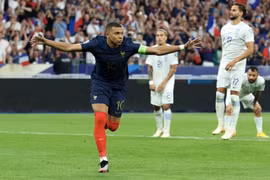 Mbappe đi vào lịch sử bóng đá Pháp