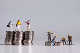Khoảng cách giàu nghèo ở Anh ngày càng rõ rệt?