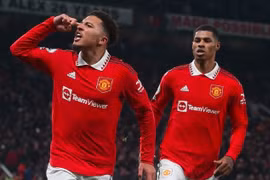 Tập đoàn Qatar ra giá 130.000 tỷ đồng để mua lại Manchester United