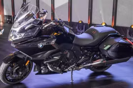 Mô tô đường trường BMW K1600B 2023 vừa ra mắt có giá gần 1 tỷ đồng