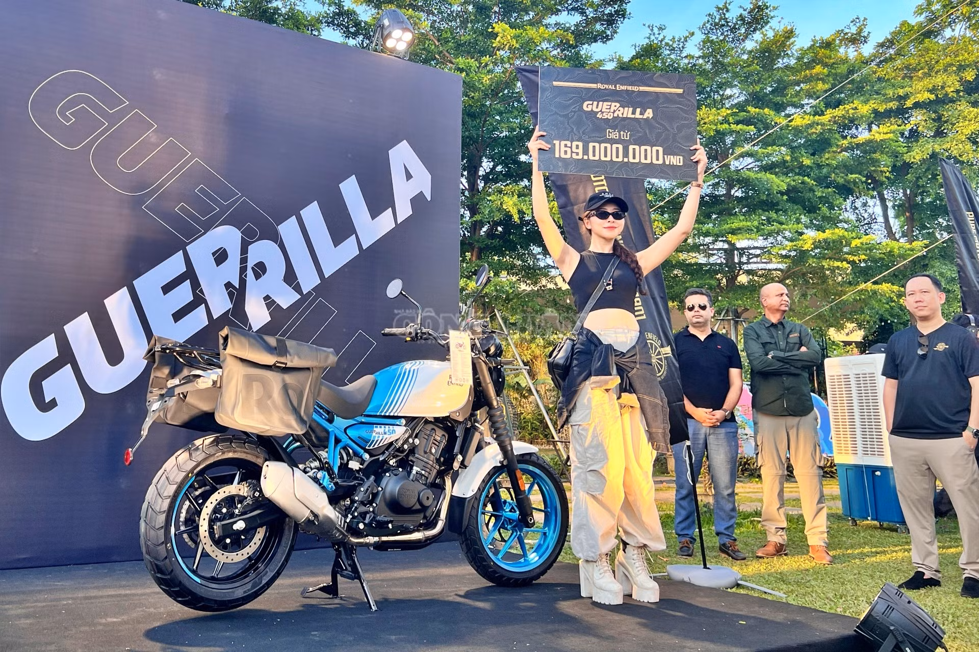clo_c_royal-enfield-guerrilla-450-2.jpg