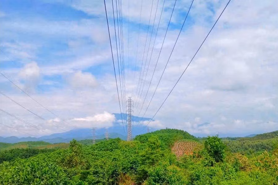 dong-dien-an-toan-va-thanh-cong-giai-doan-1-cua-du-an-luoi-dien-trong-diem-nang-cao-kha-nang-truyen-tai-duong-day-110kv-hai-ha-quang-ha-texhong-quang-ninh.jpg