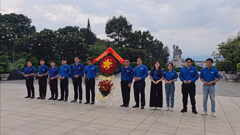1-thanh-nien-evnspc.jpg