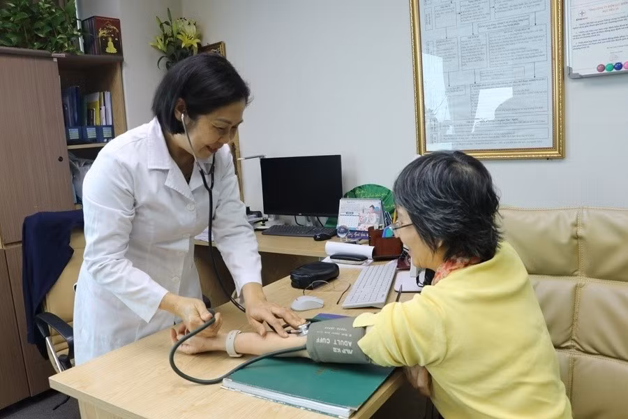 Công tác chăm sóc, theo dõi sức khỏe người lao động được EVNNPC chú trọng, góp phần bảo đảm điều kiện thực hiện nhiệm vụ an toàn